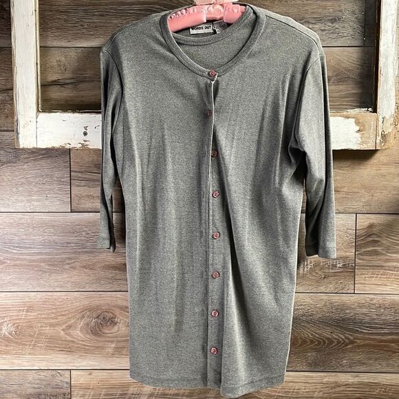 Words Out Maternity 2 pc Blouse Set, Gray Button Up and Gray Tank, Size L - Picture 4 of 6